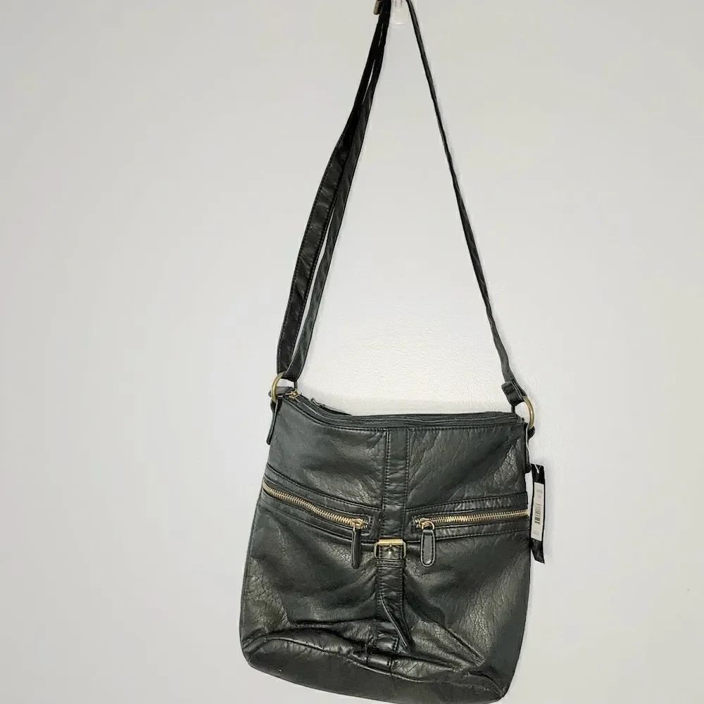 Bueno adjustable crossbody handbag black new with tags